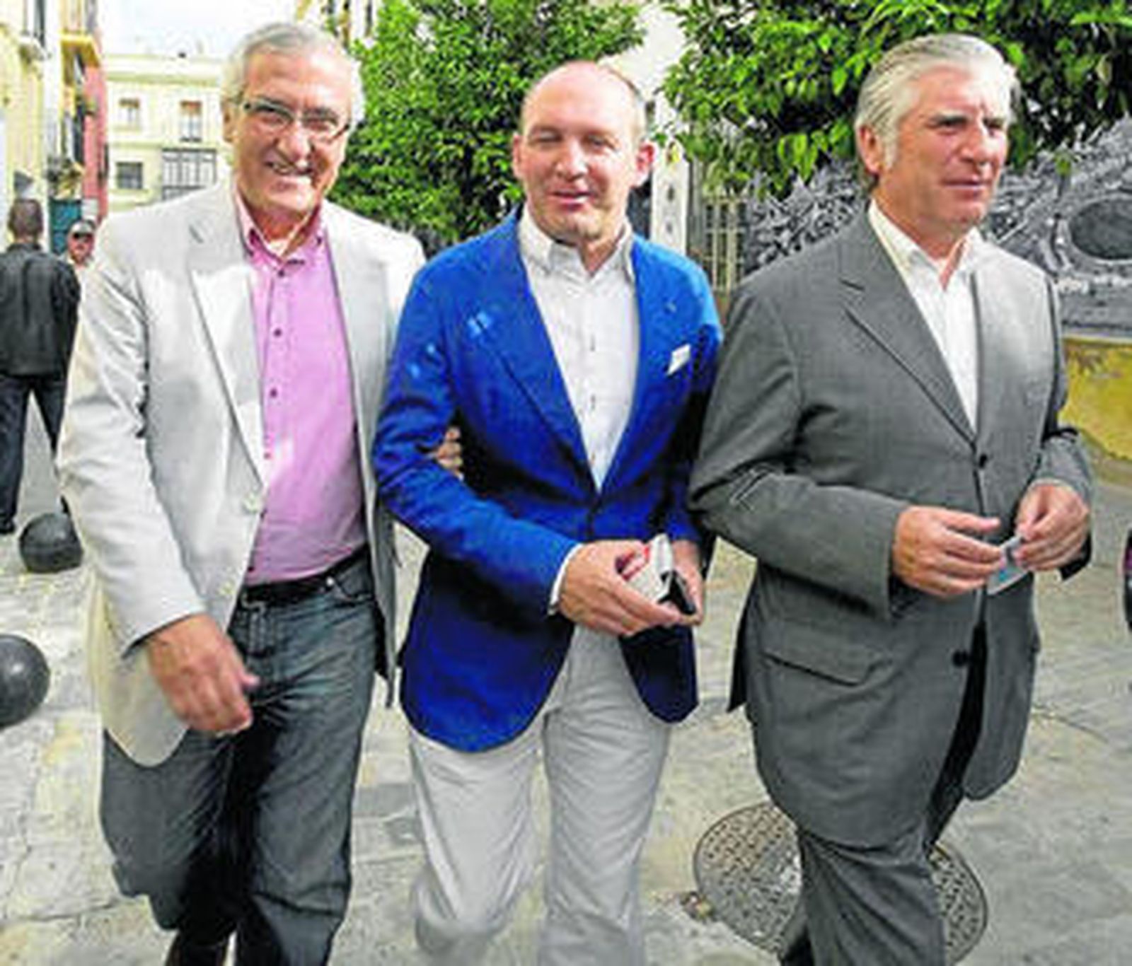 Kanoute continúa entre algodones y Manzano llama a Bernardo