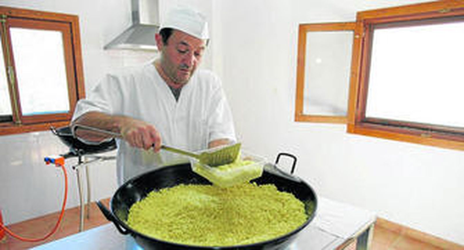 'El Castillico', marca y empresa propiedad de Eloy Muñoz y su esposa Elisa Ramos lleva apenas dos meses comercializando migas.