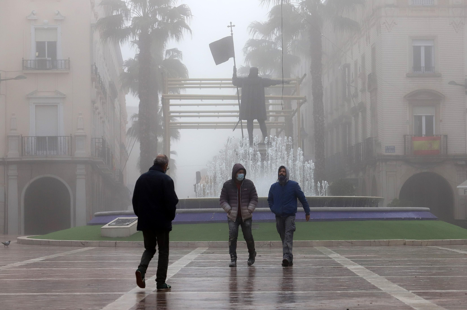Imágenes de la mañana de niebla en Huelva