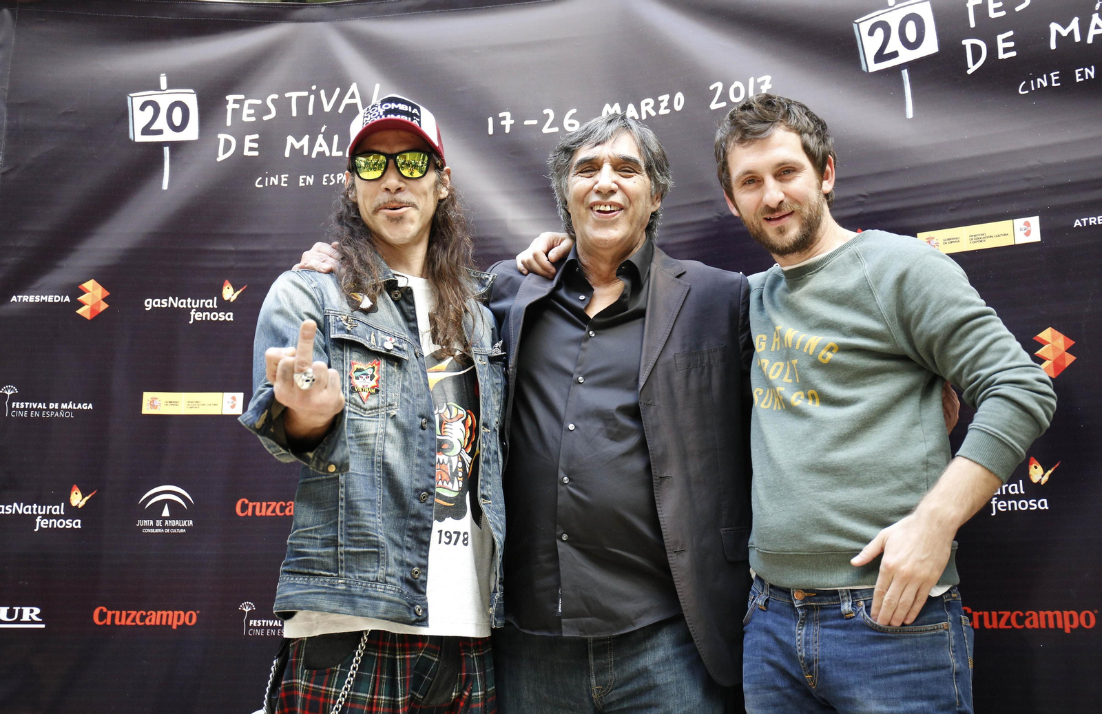Óscar Jaenada, Agustín Díaz Yanes y Raúl Arévalo, ayer, en el Rectorado.