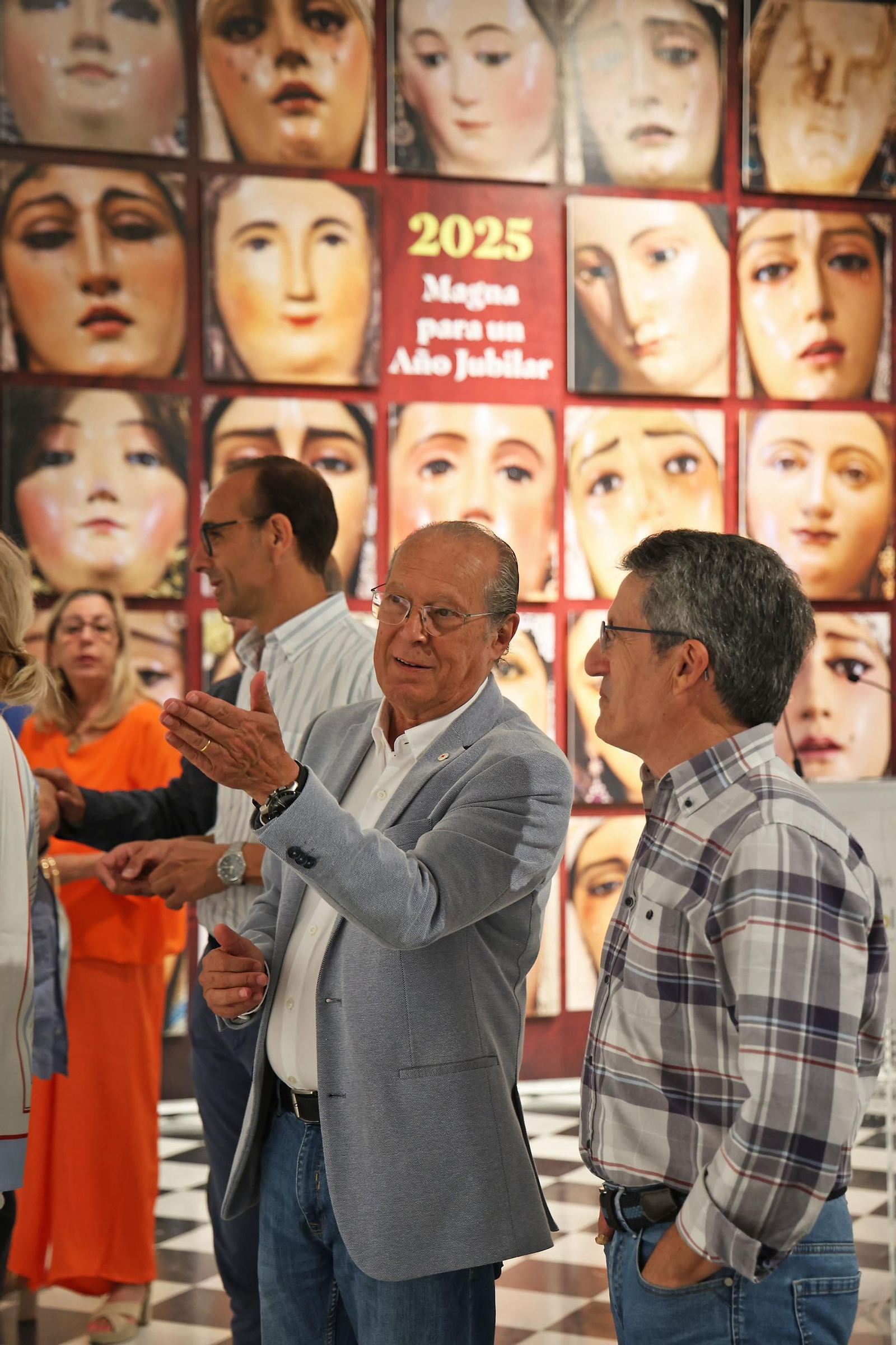 Imágenes de la Inauguración de la exposición 'Magna. Procesiones Marianas históricas en Huelva'