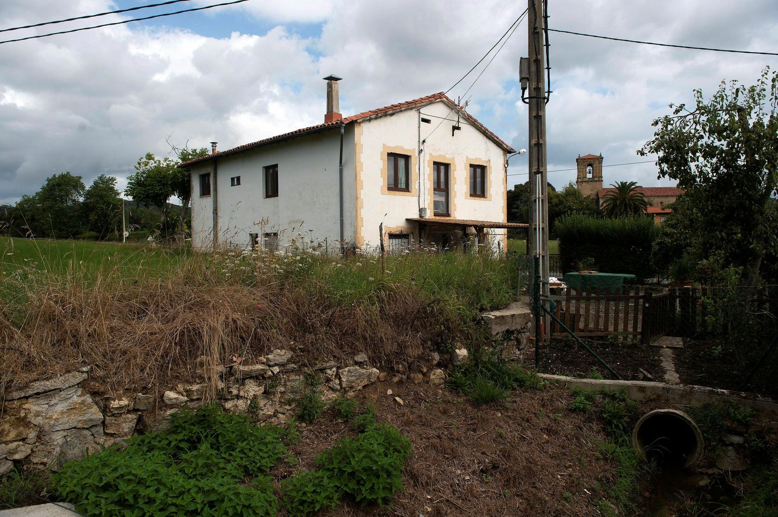 Domicilio en el que se encontró el cuerpo de la mujer asesinada en Cantabria