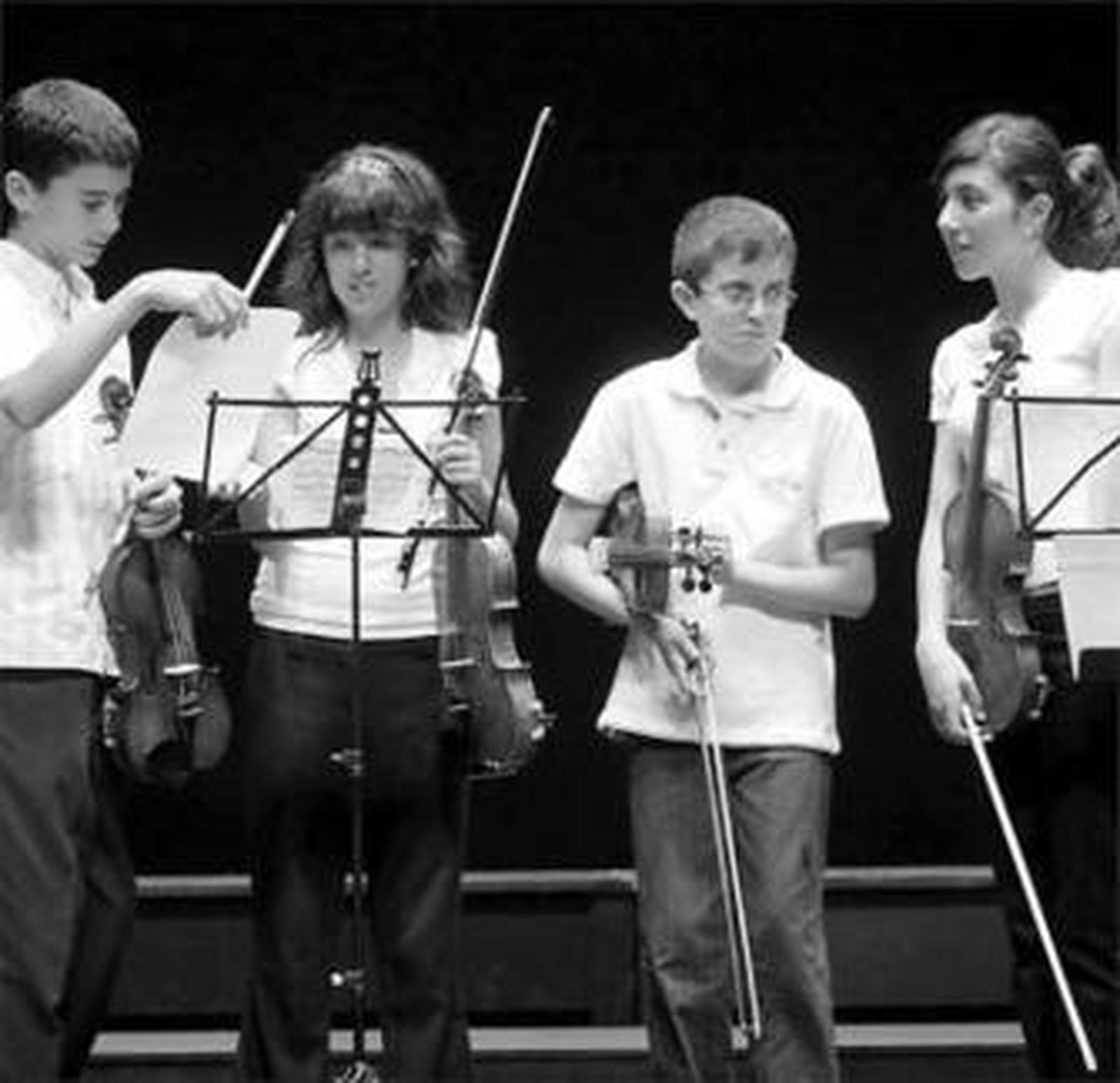 Componentes de la Banda Municipal, en una audición en Las Cortes.