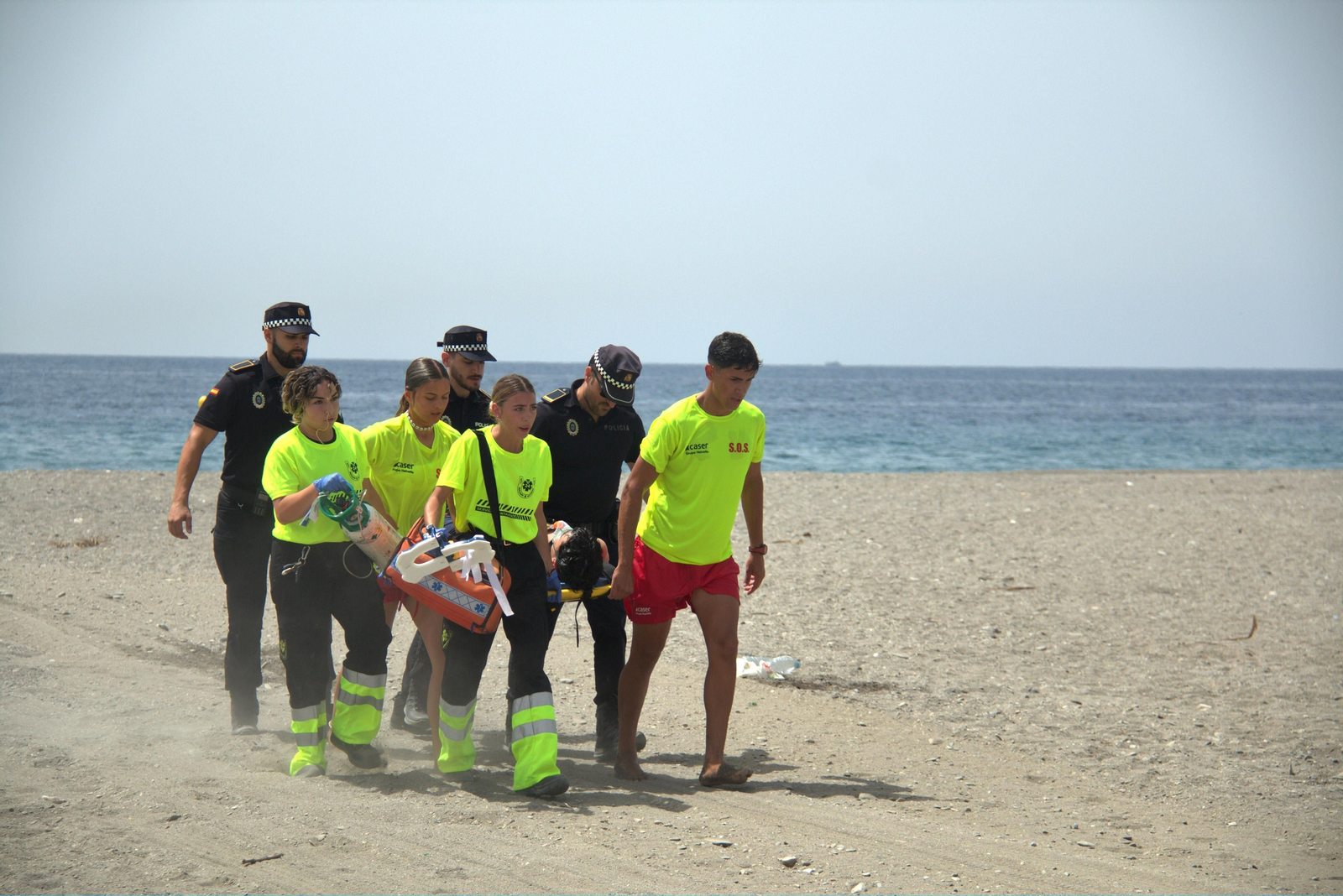 Así ha sido el simulacro para medir el tiempo de respuesta en las playas de Motril