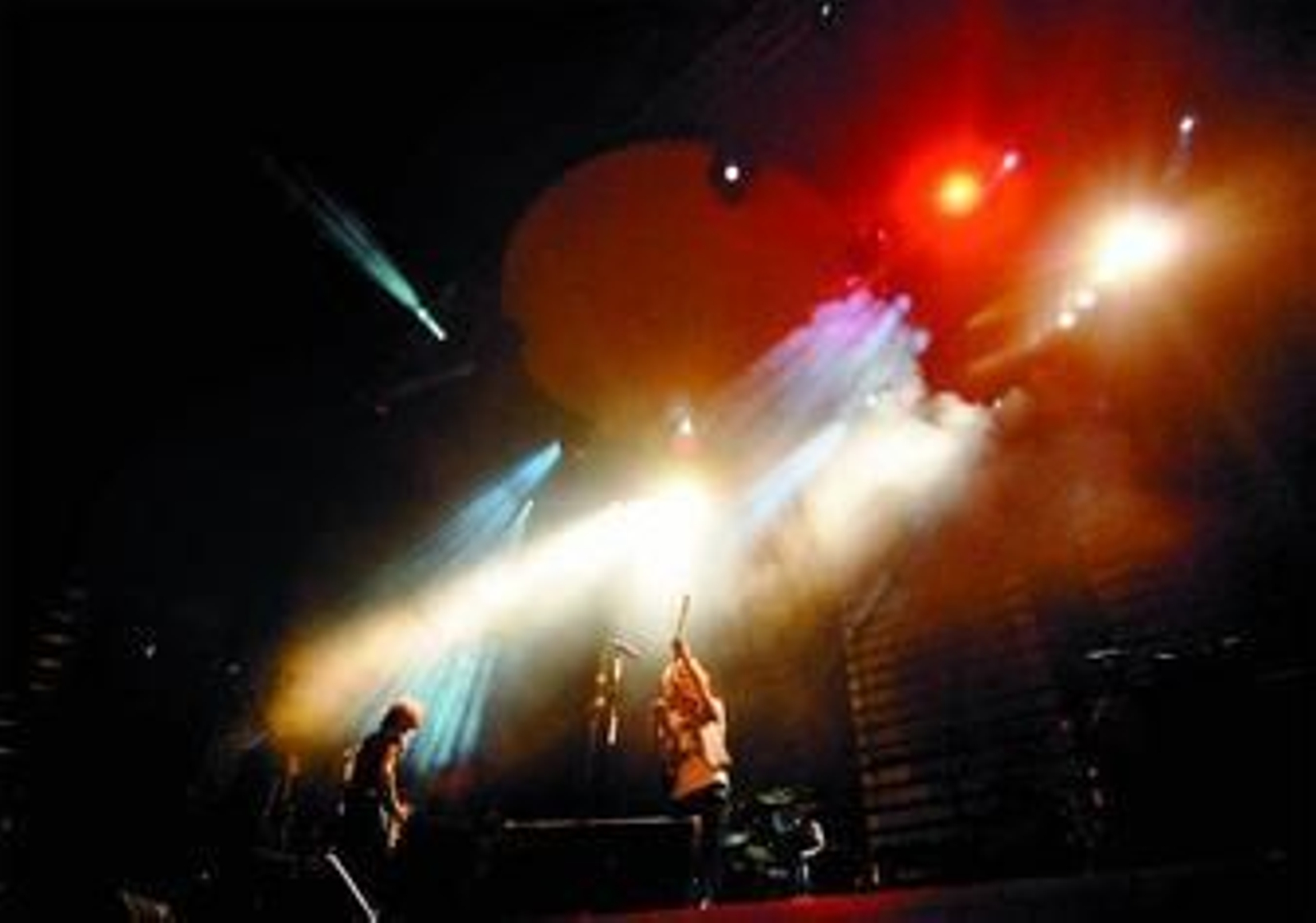 Los chicos de Pereza se dejaron la piel en su actuación en el Coliseo de Atarfe.