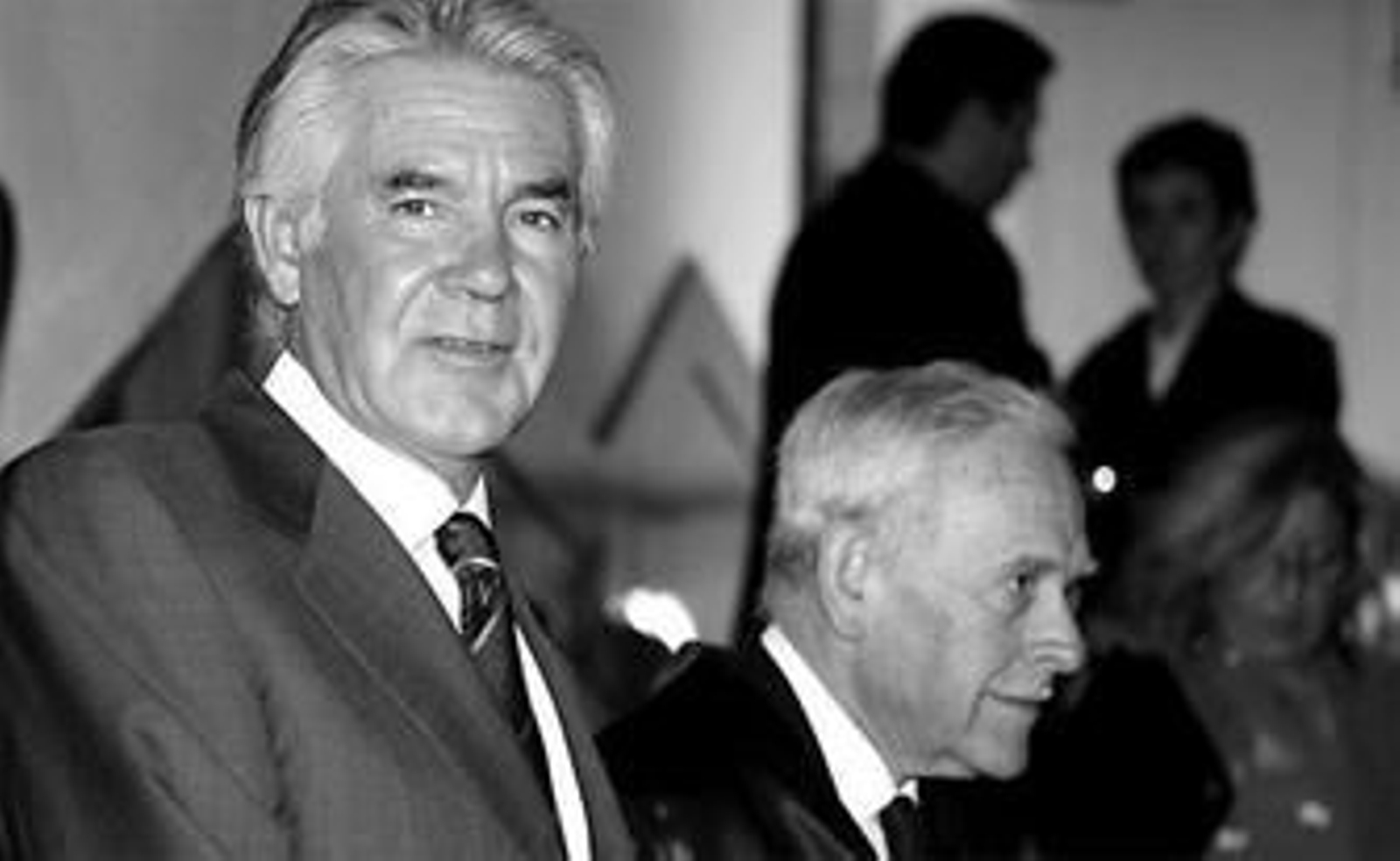 Ávila Rojas, en primer plano, junto a su abogado, el pasado octubre.