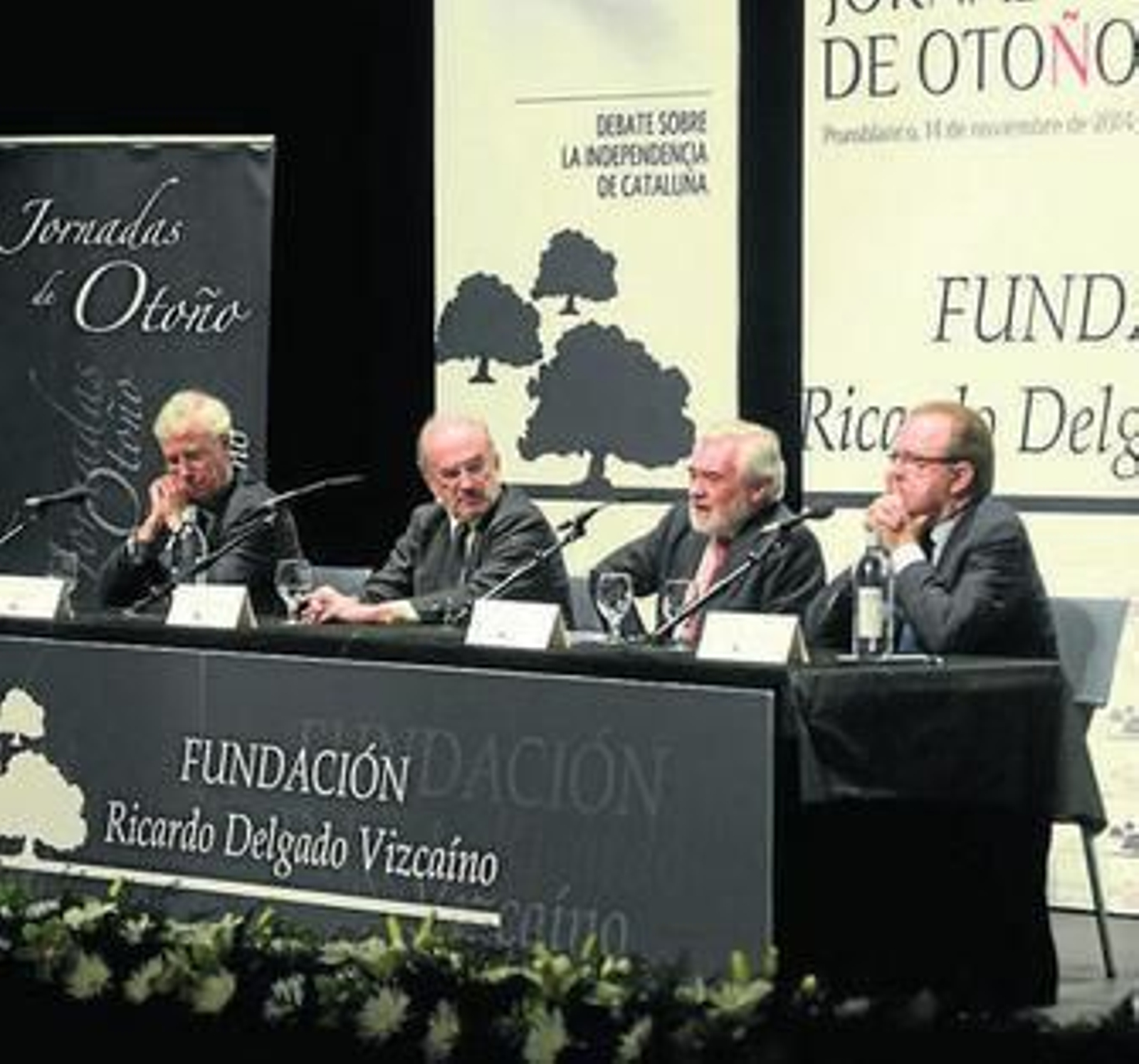 Participantes de la ponencia vespertina.