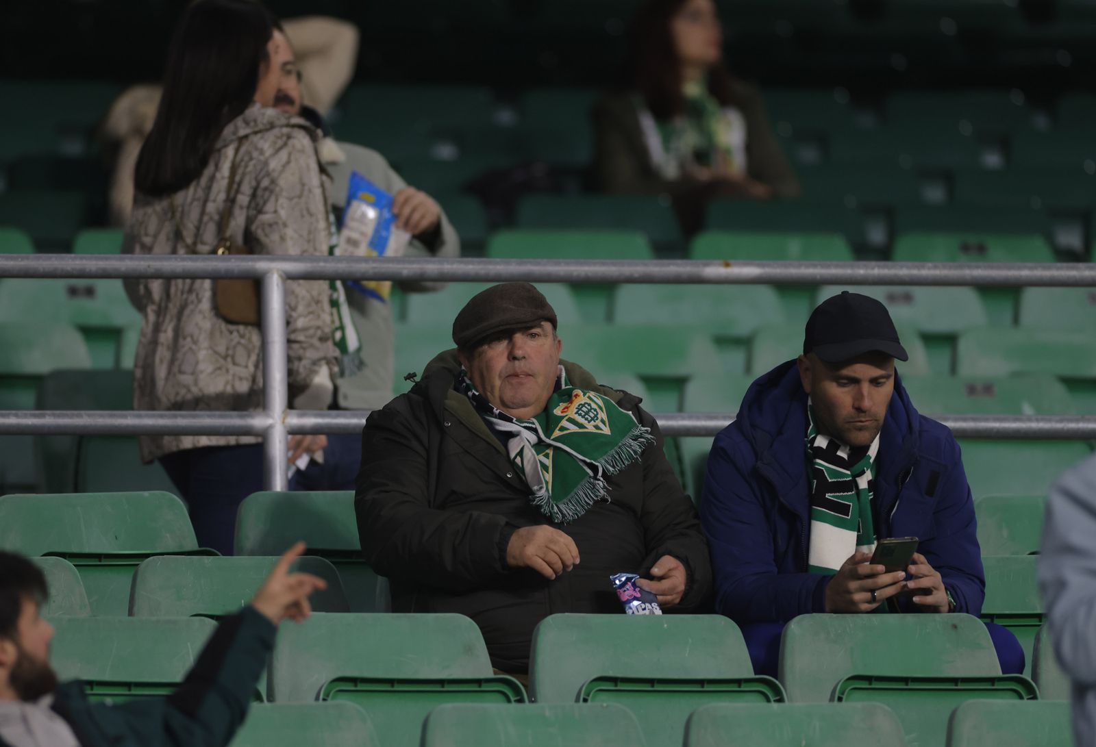 Búscate en las fotos del Betis-Barcelona