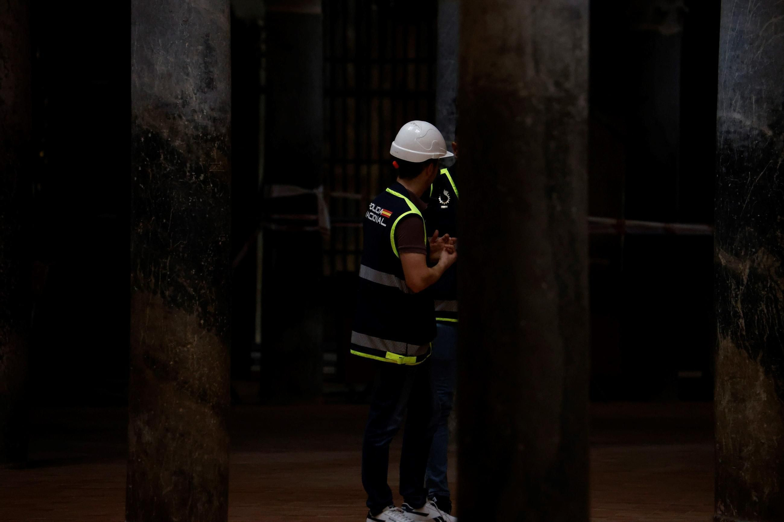 Los trabajos en la Mezquita-Catedral para supervisisar y evaluar los daños, en fotos