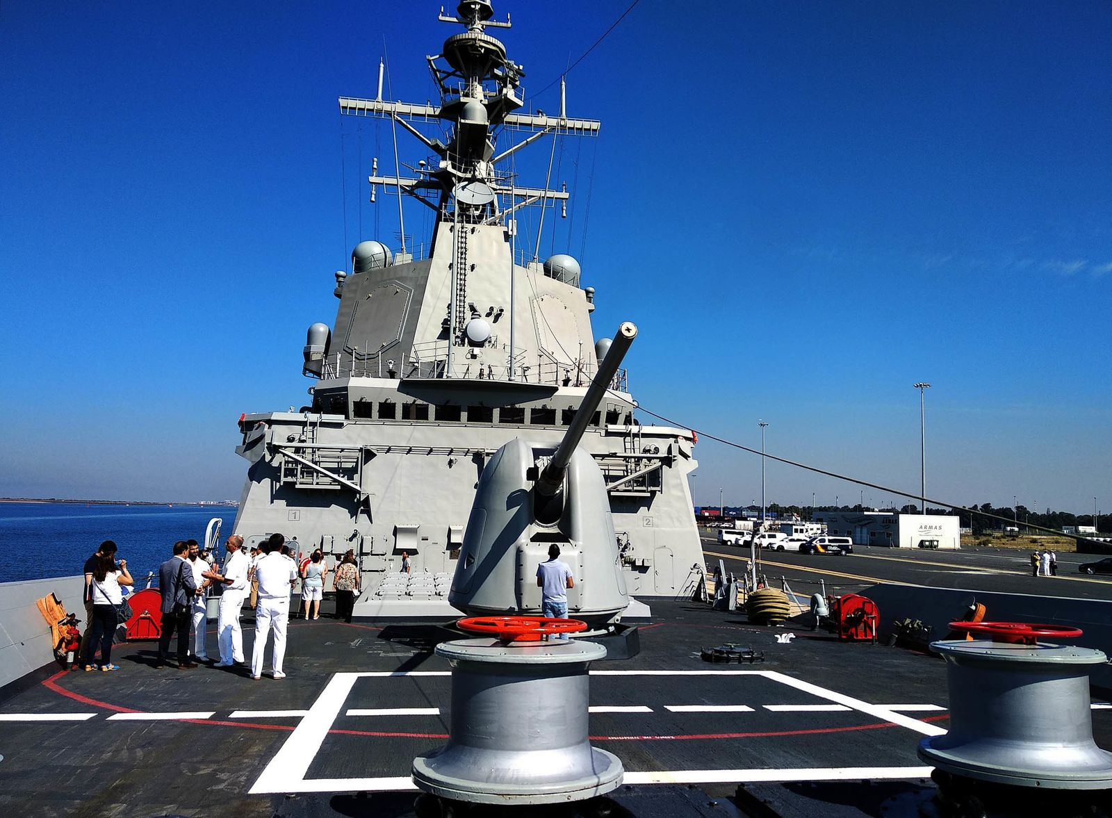 Imágenes de la Fragata Cristóbal Colón F-105