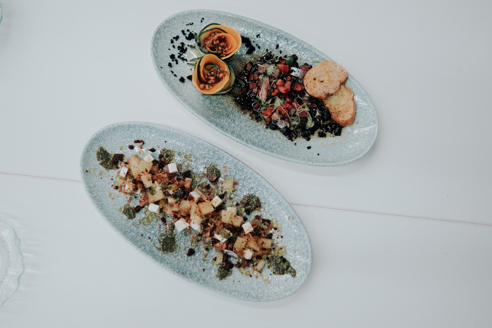 Platos preparados en la Guerrila Dinar.