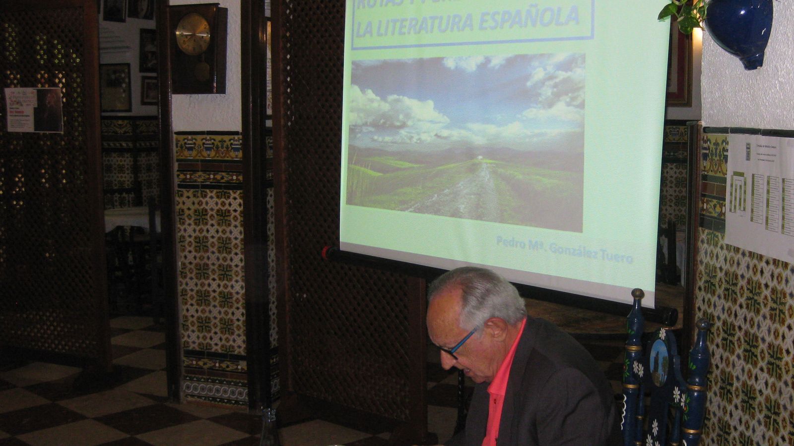 Pedro González Tuero, en una de las charlas que ofreció en la Tertulia de Rebotica Campos.
