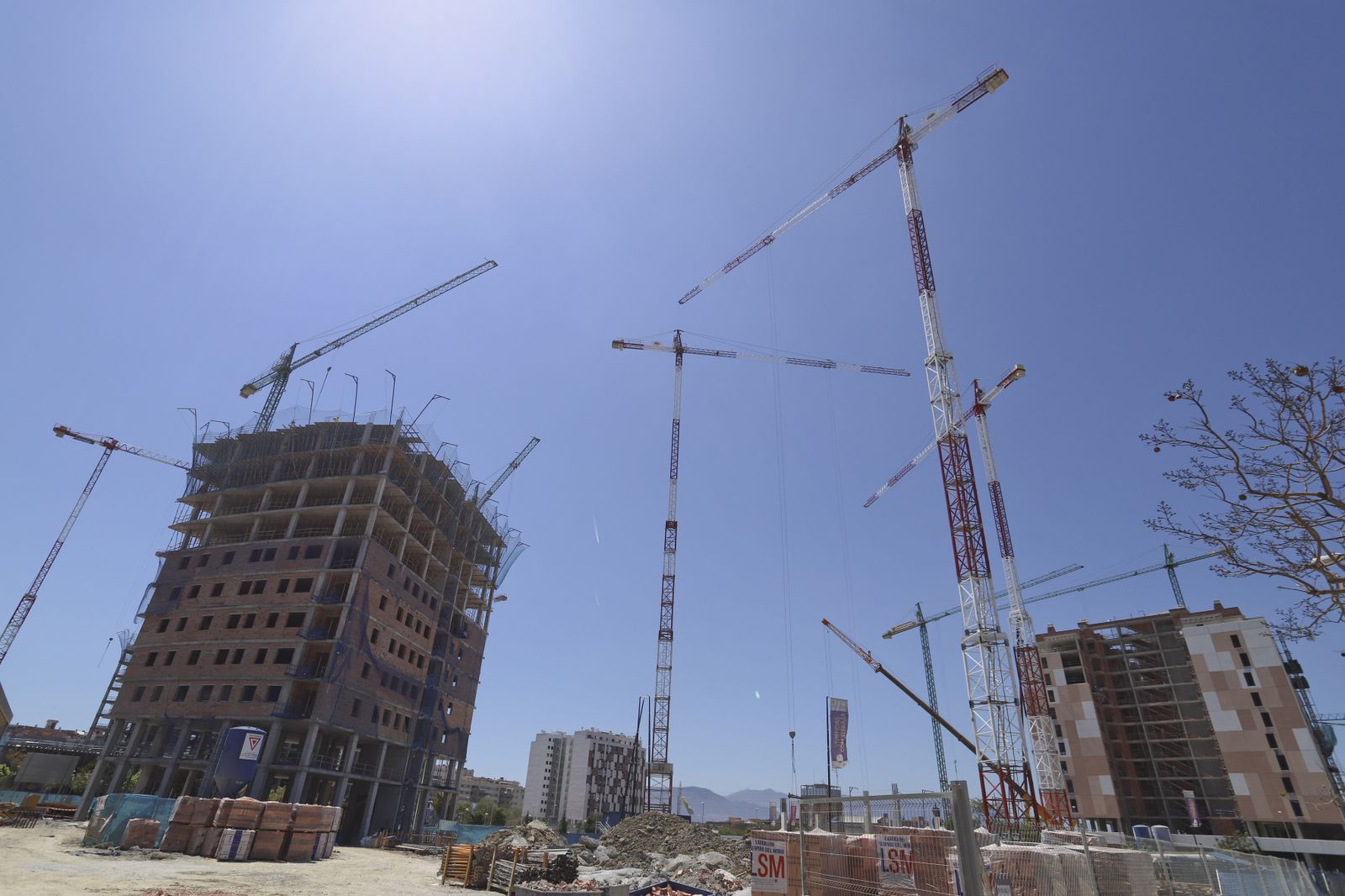 Viviendas en obras en Teatinos.