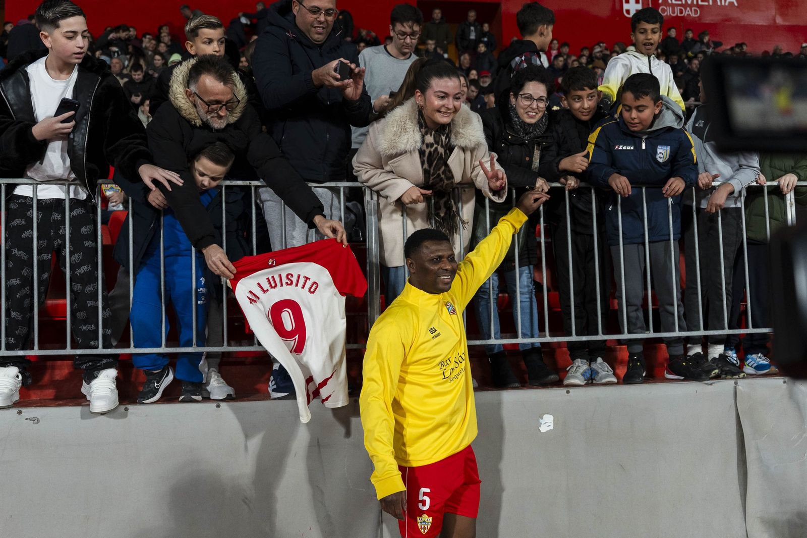 Fotogalería del partido homenaje a Guillermo Blanes entre los veteranos de la UD Almería y el FC Barcelona