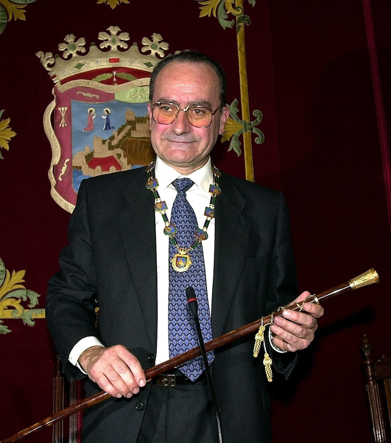 Día en el que De la Torre tomó posesión como alcalde, en el año 2000.