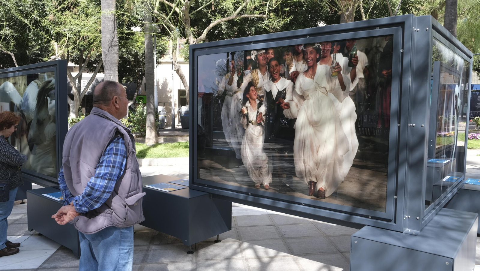 Imágenes de la exposición fotográfica 'Los Colores del Mundo', de la Fundación La Caixa