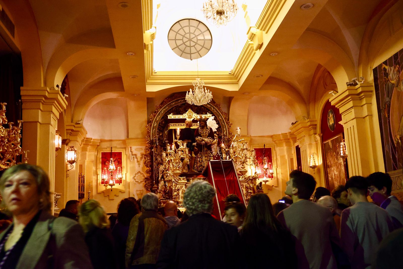 Semana Santa Málaga 2025 | Los traslados de Estudiantes, Paloma y Esperanza, en fotos