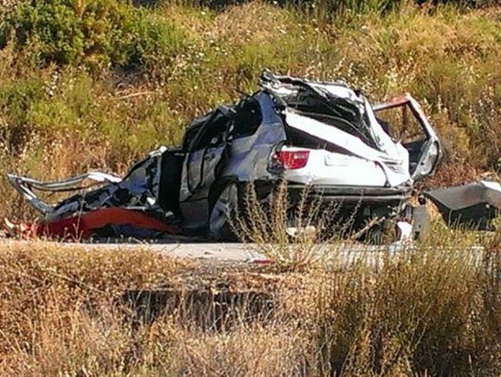 Tres muertos tras despeñarse un coche en Fondón