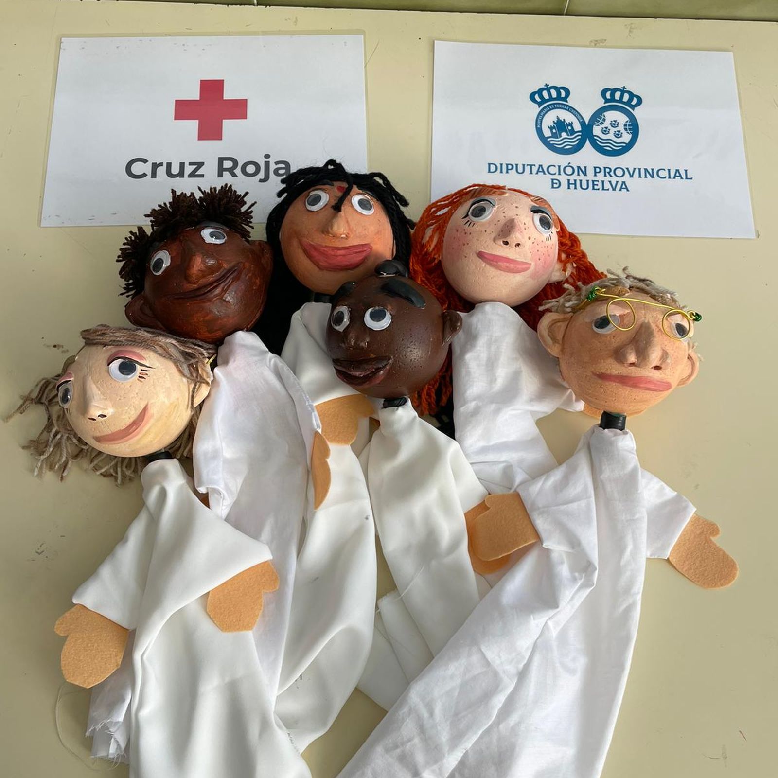 Muñecos realizados en el marco dle proyecto Sensibilización y Educación para el Desarrollo sobre la Erradicación de la Pobreza.