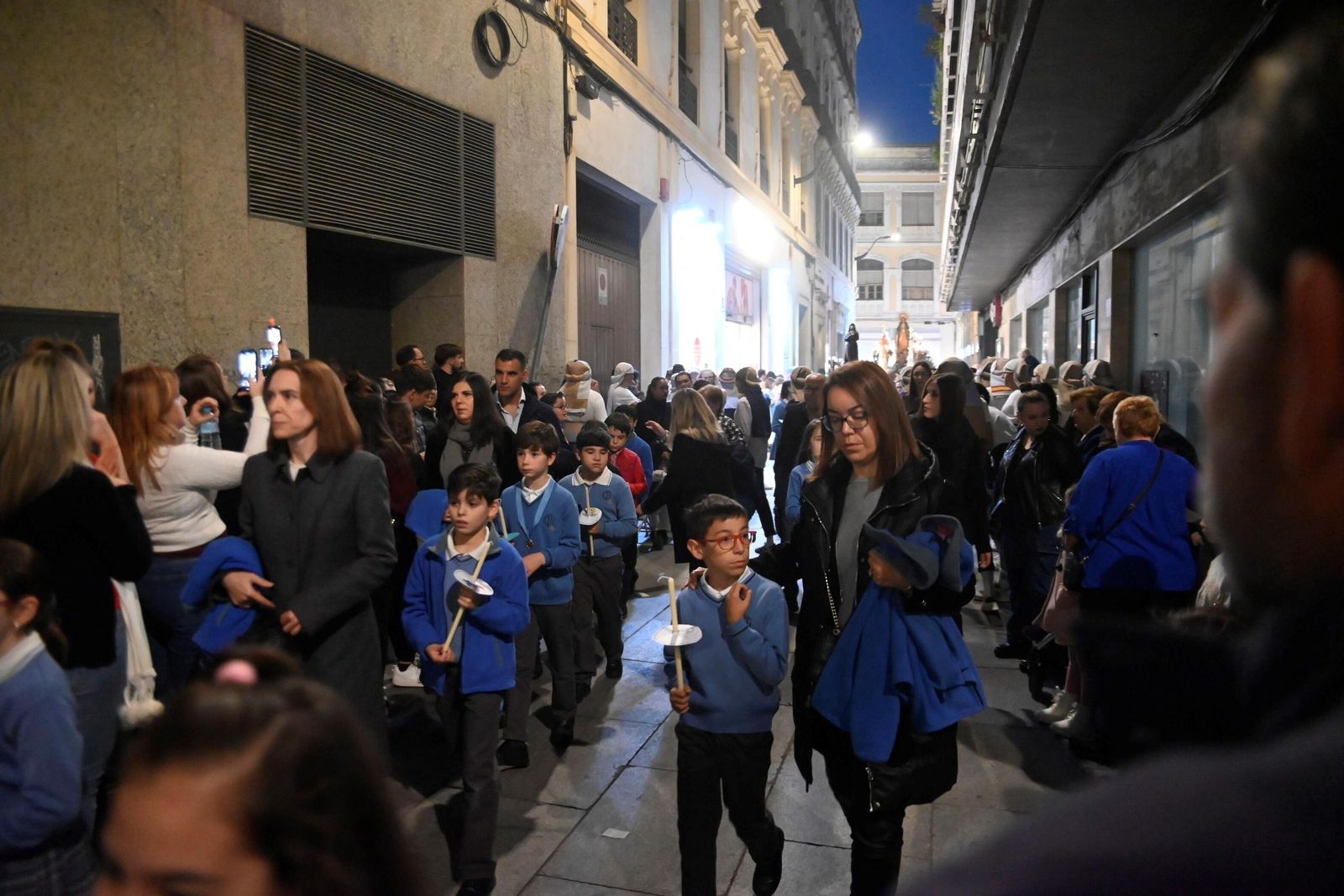La procesión de la Virgen de la Medalla Milagrosa de Córdoba, en imágenes