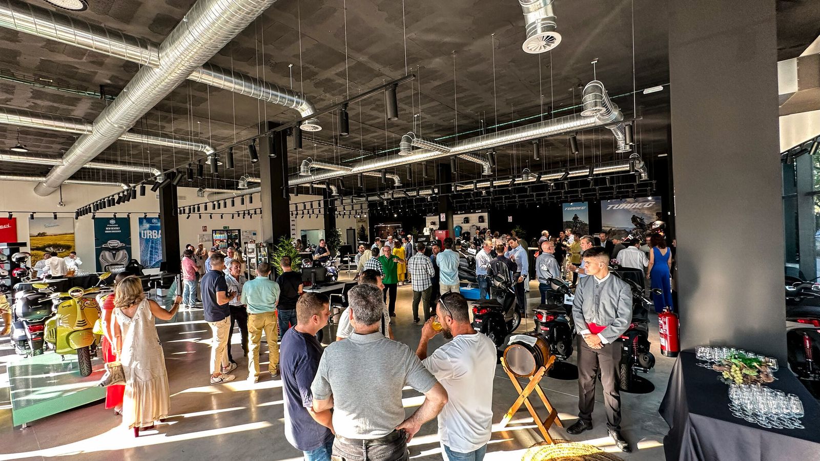 Interior del concesionario.