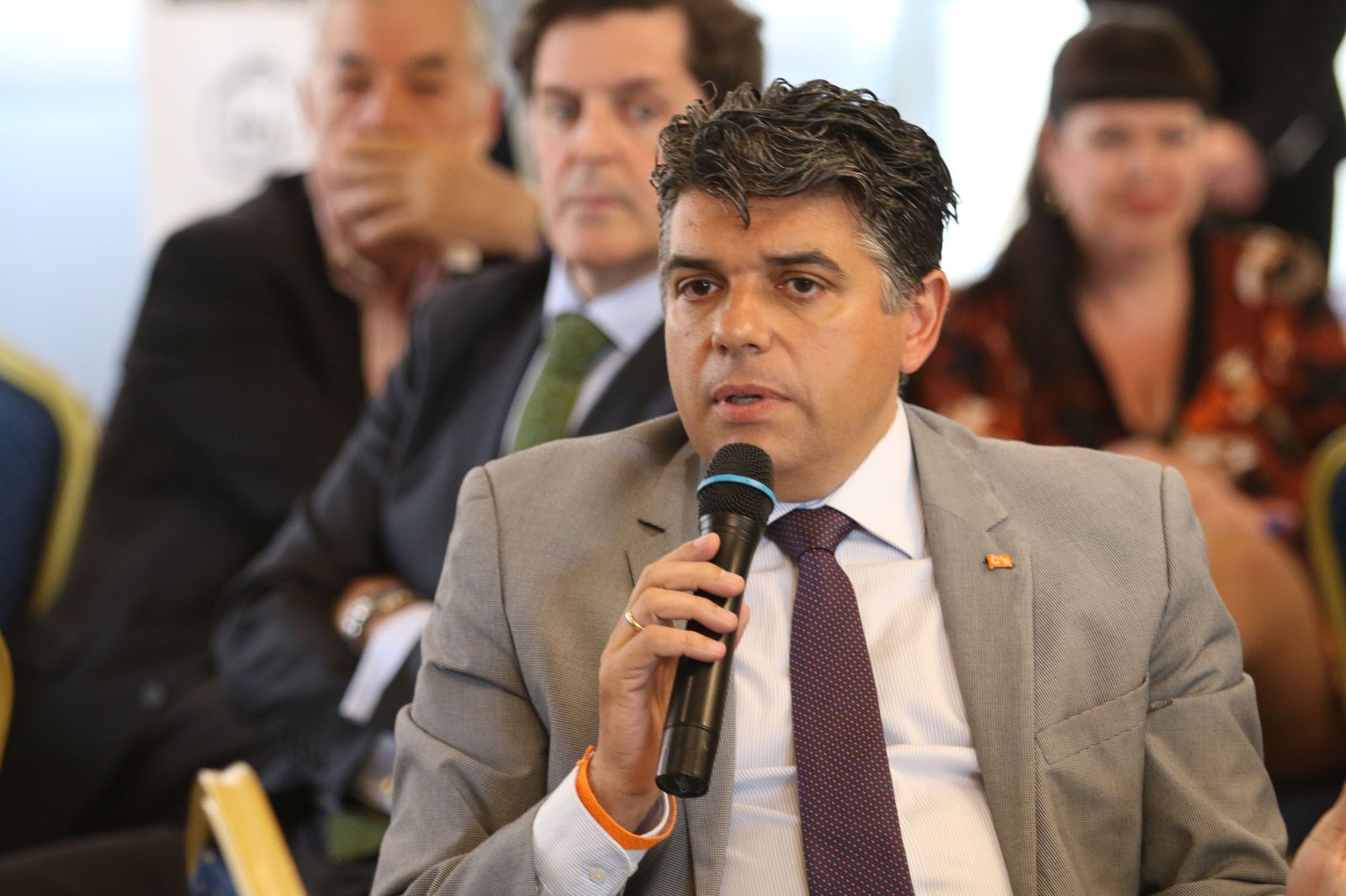 Las imágenes del Foro con el presidente de CEHAT