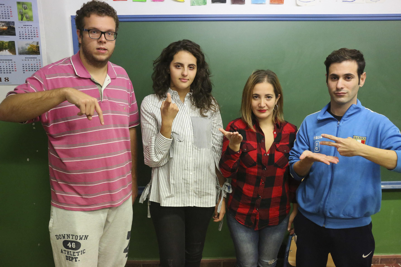 Antonio Sepúlveda, Oumaima Erajai, Irene García y Luis Miguel Cordón piden más intérpretes. Antonio Sepúlveda, Oumaima Erajai, Irene García y Luis Miguel Cordón piden más intérpretes.