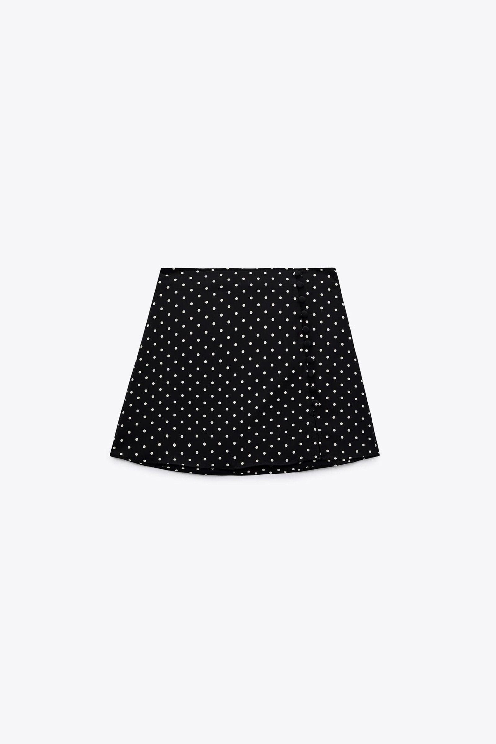 Falda-pantalón de lunares de Zara. Falda-pantalón de lunares de Zara.