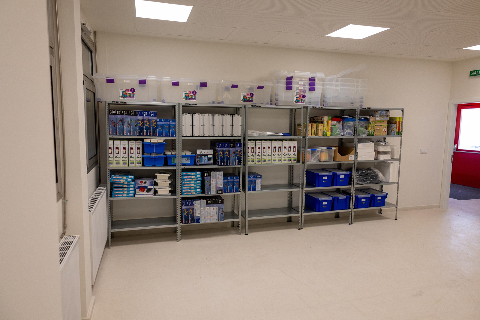 Un recorrido en imágenes por el interior del nuevo colegio del Ensanche Sur en Huelva