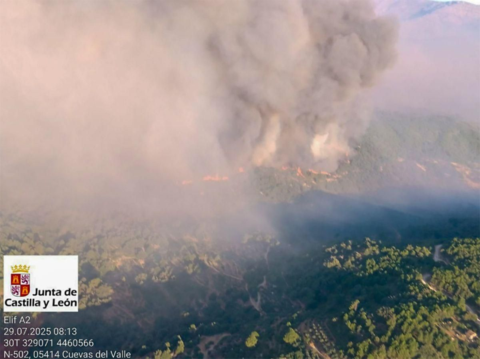 Fallece un bombero forestal en un accidente cuando se dirigía a un incendio en Ávila.