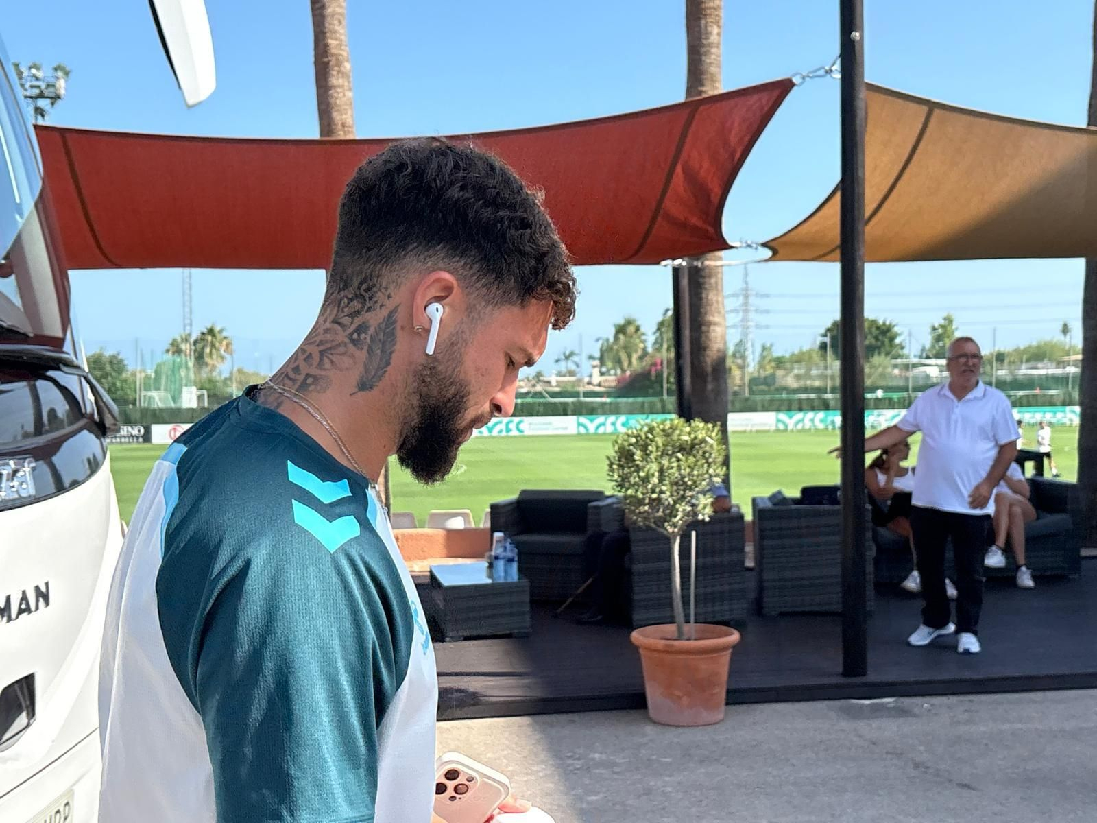 Cesc Fábregas y Fekir, entre los VIPS de Marbella antes del Málaga CF-Al-Wrakh