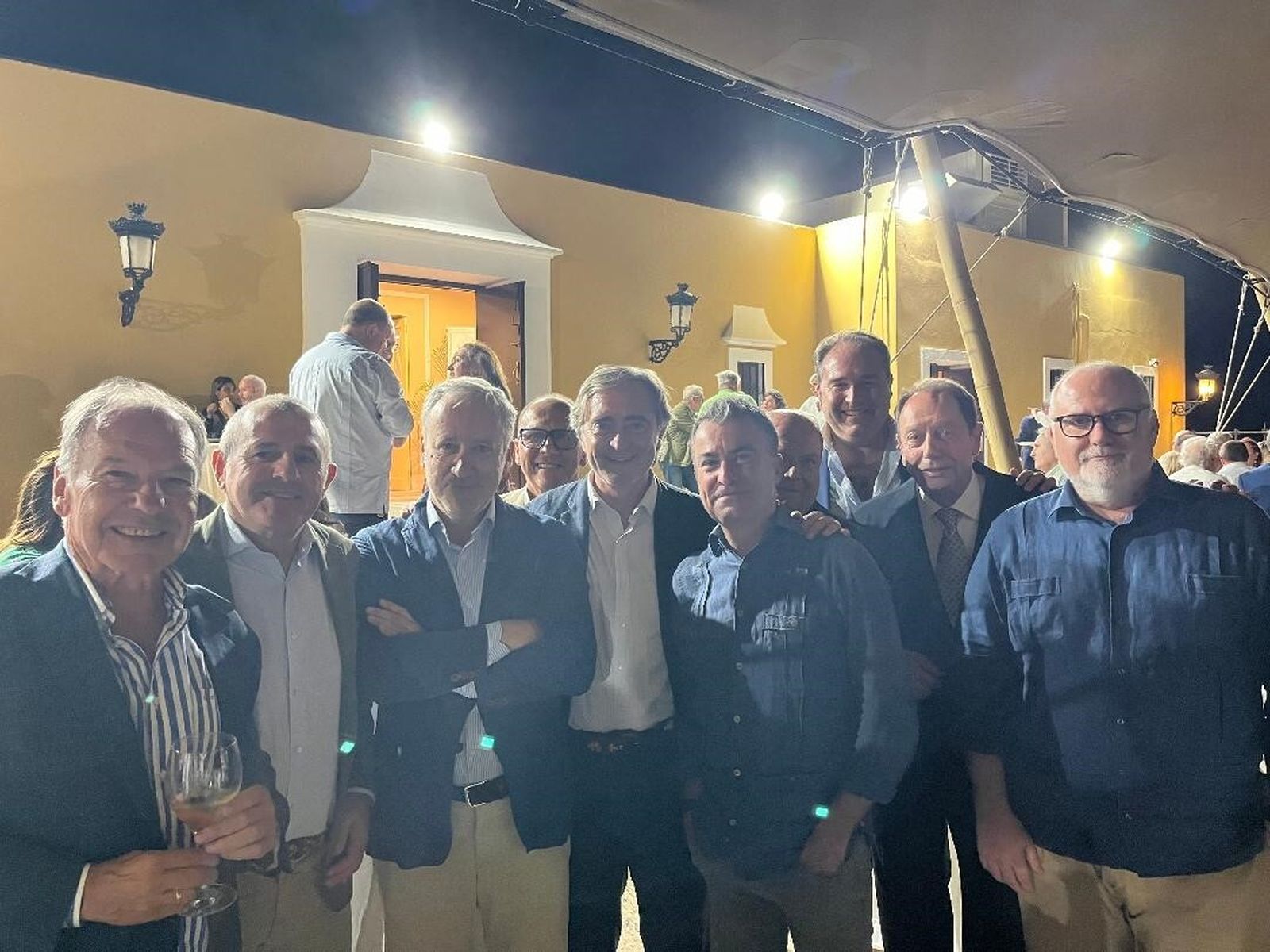 Felix Fernández, Paco Tinoco, Carlos Alarcón, Fernando Pérez, Ángel Núñez, Javier Pavón, Luis Machuca y Antonio Grimaldi.