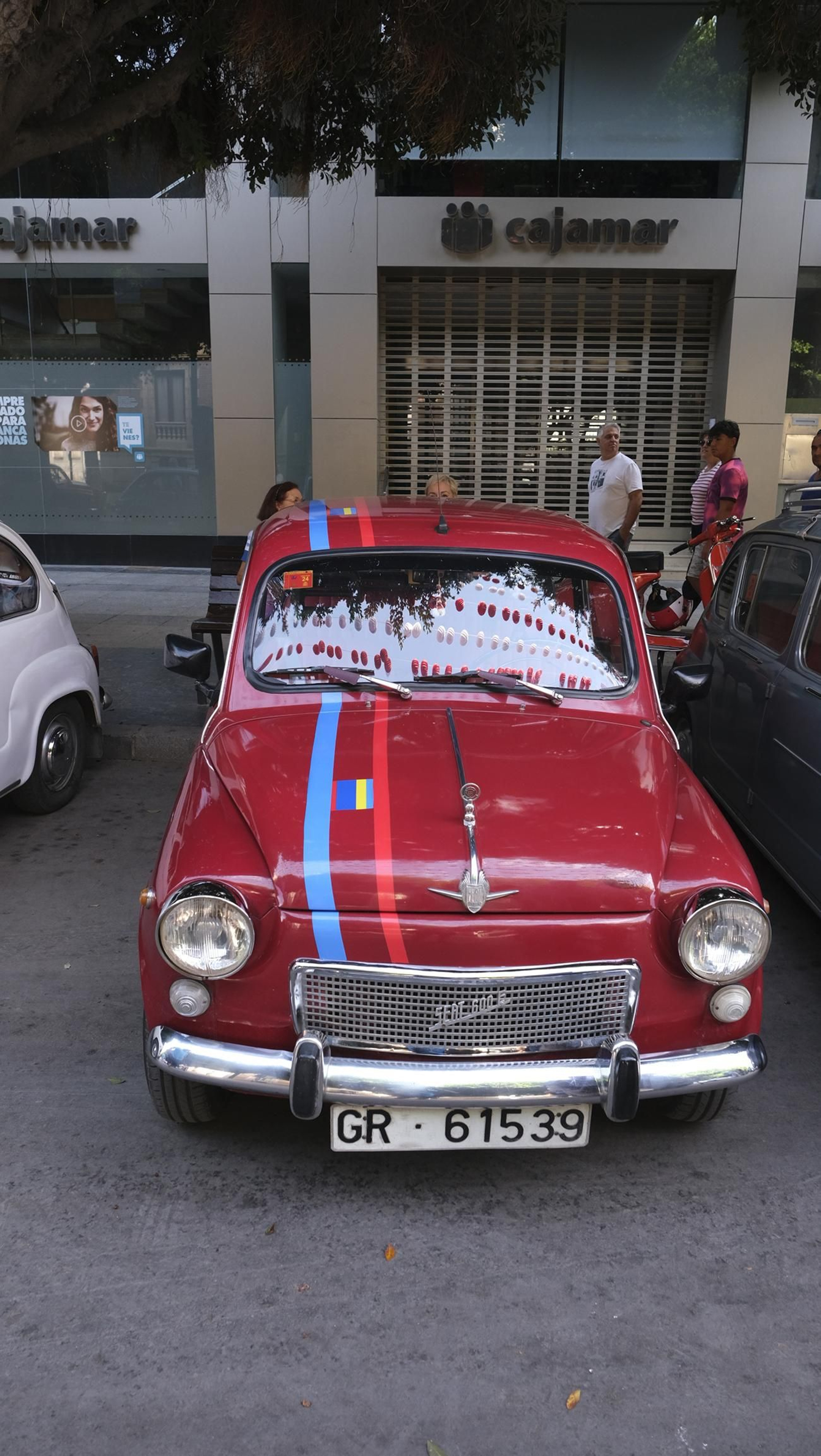 Los Seat 600 y los Mini en la Feria de Almería 2024, en imágenes