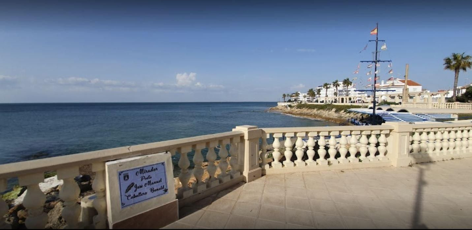 Mirador Poeta Caballero Bonald, en Chipiona