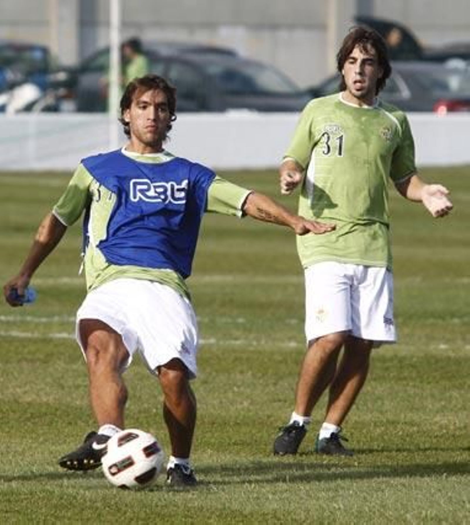 Israel: "El equipo no ha notado las ausencias de los titulares"