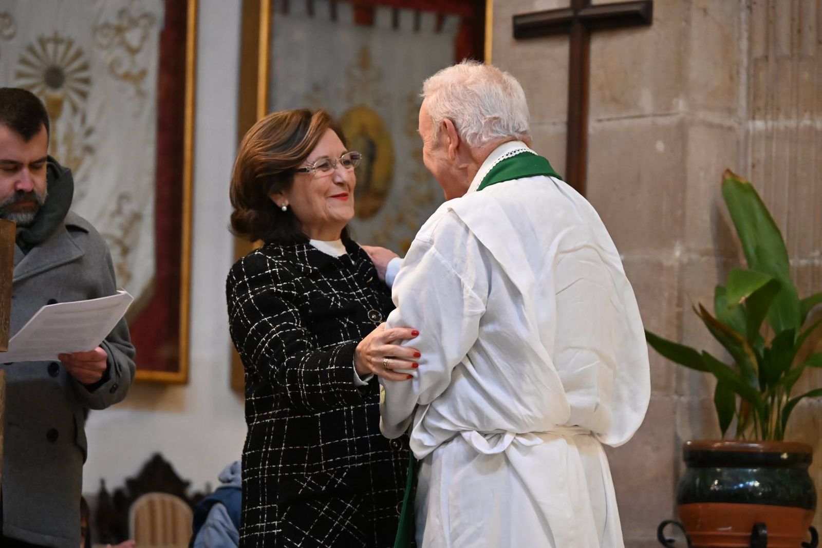 Las imágenes del homenaje de Villa del Río a su párroco emérito, Manuel Tirado Fernández