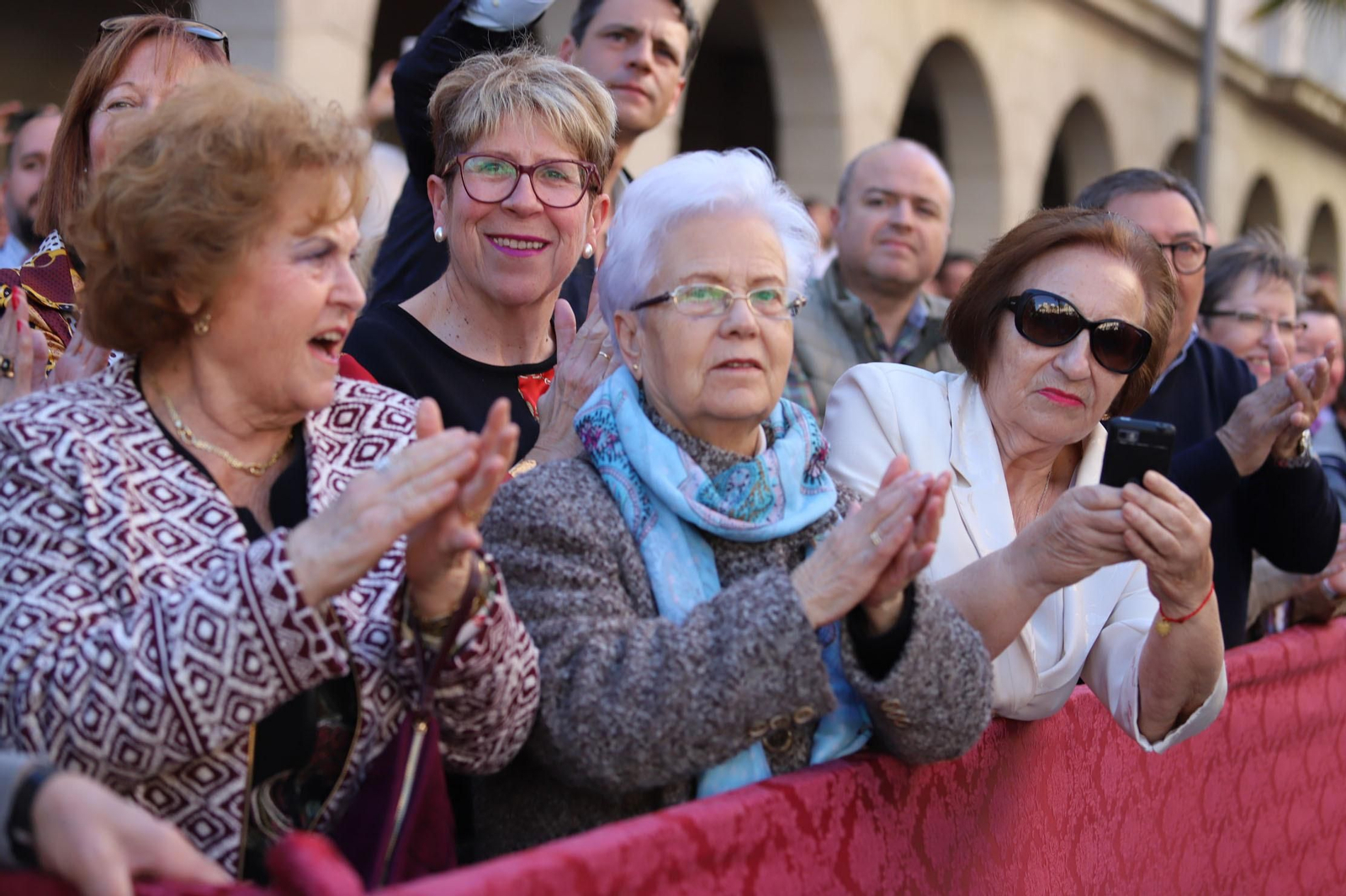 Ambiente  para recibir a la Legión en las calles de Huelva
