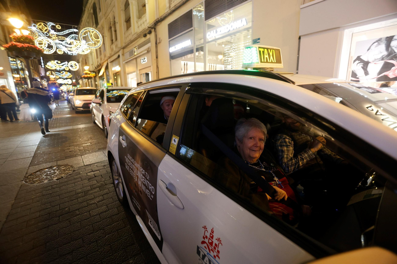 Las mejores imágenes del Paseo de la Ilusión por las calles de Córdoba