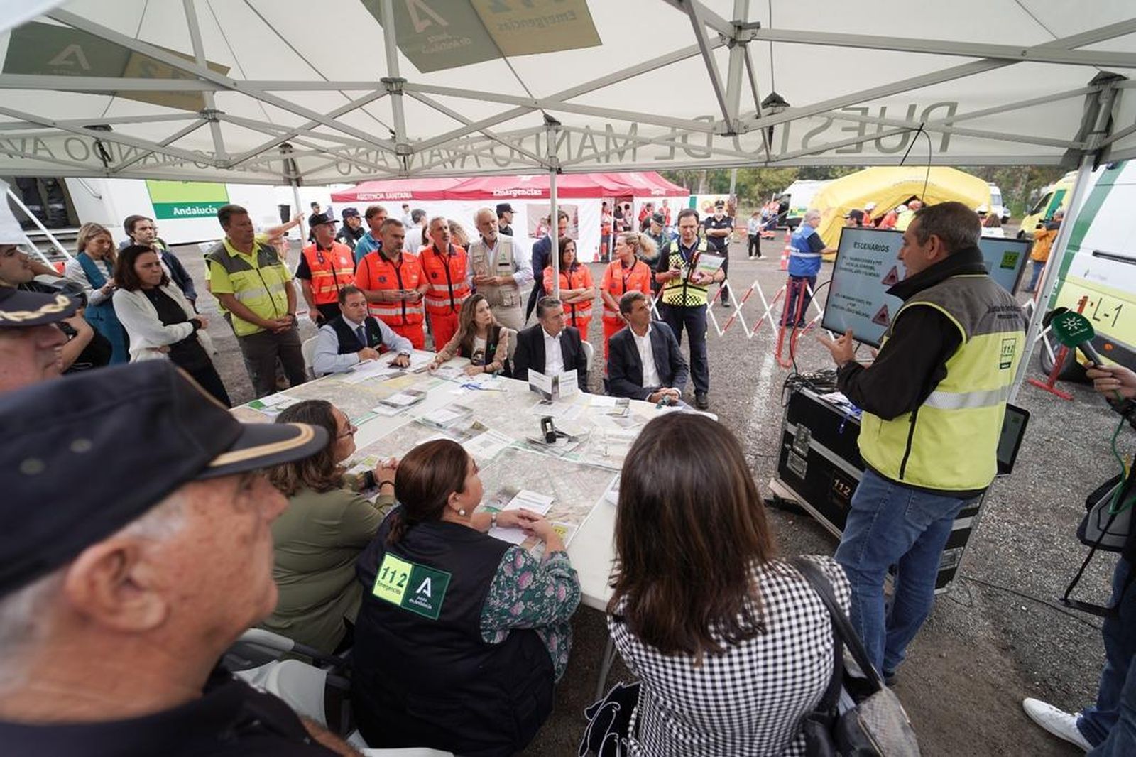 El puesto de mando del simulacro del 112.