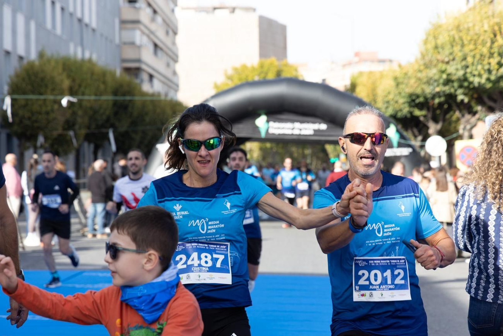 En imágenes: multitudinaria e histórica XXIX Media Maratón 'Ciudad de Jaén' y 10k en memoria de Paco Manzaneda
