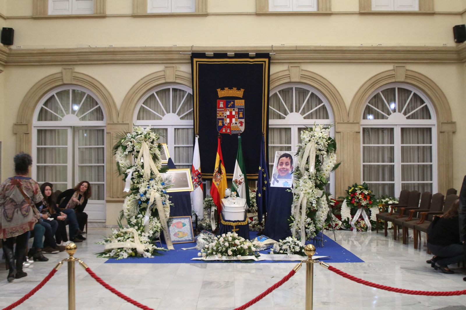 Las imágenes de la capilla ardiente por Gabriel