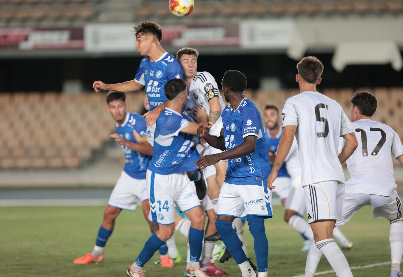 Imágenes del Trofeo de la Vendimia entre  Xerez DFC contra Real Madrid C en Chapín