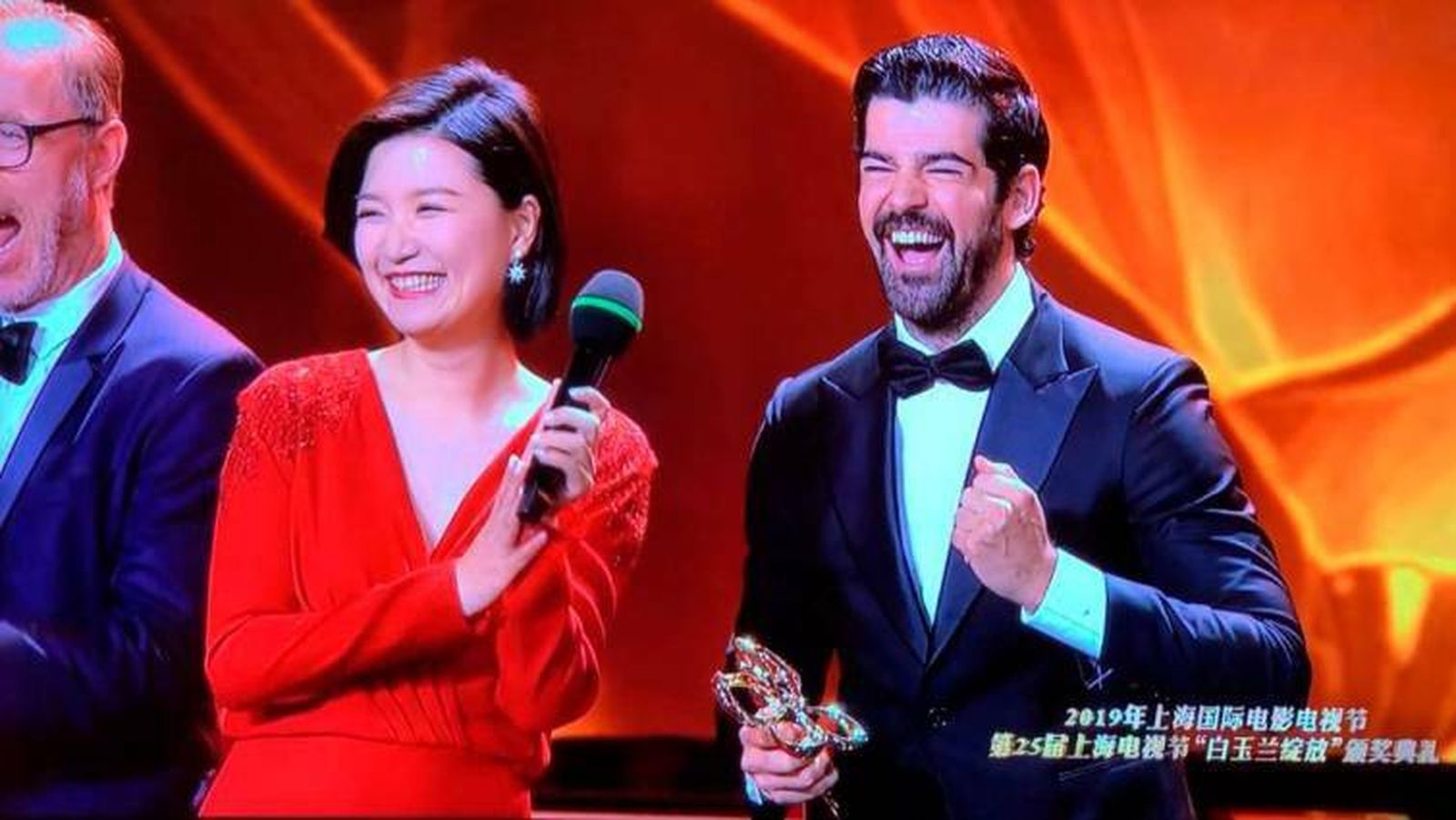 Miguel Ángel Muñoz recoge el premio en Shanghai por 'Presunto culpable'
