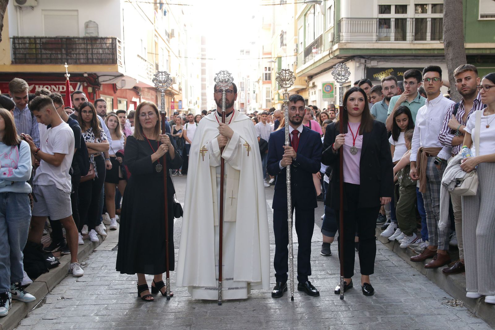 Imágenes de La Magna por las calles de Almería