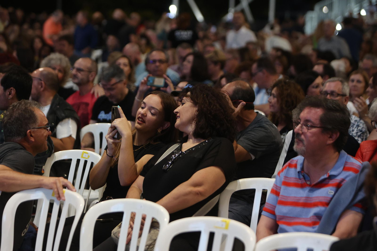 Búscate en el concierto de Miguel Ríos