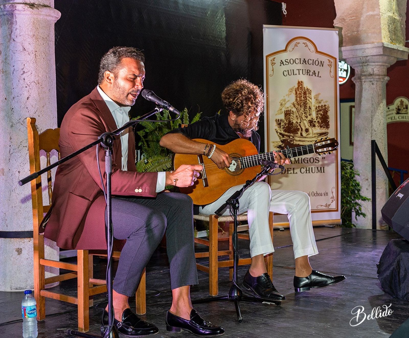 Jesús Méndez, al cante en la peña El Chumi.