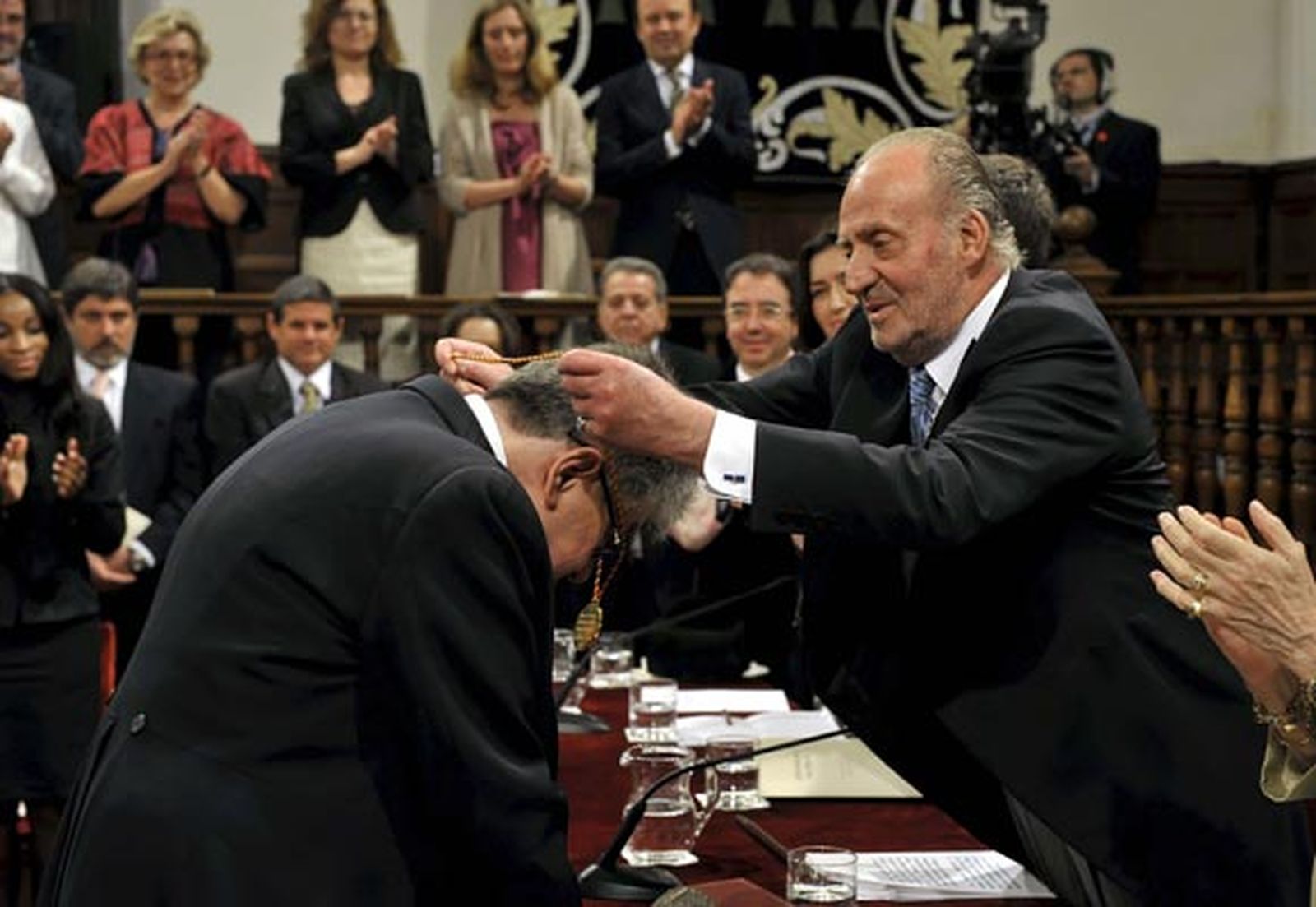 "Me siento aplastado y agradecido por tantos homenajes"