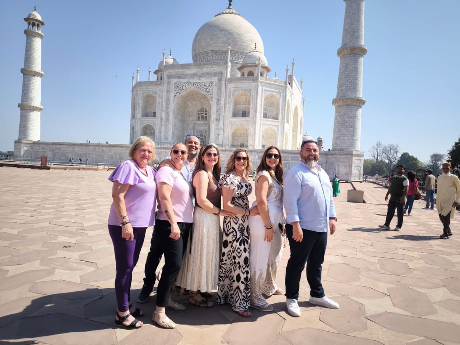 Un grupo de vecinos de Alhaurín el Grande, atrapados en la India por la guerra en Oriente Medio.