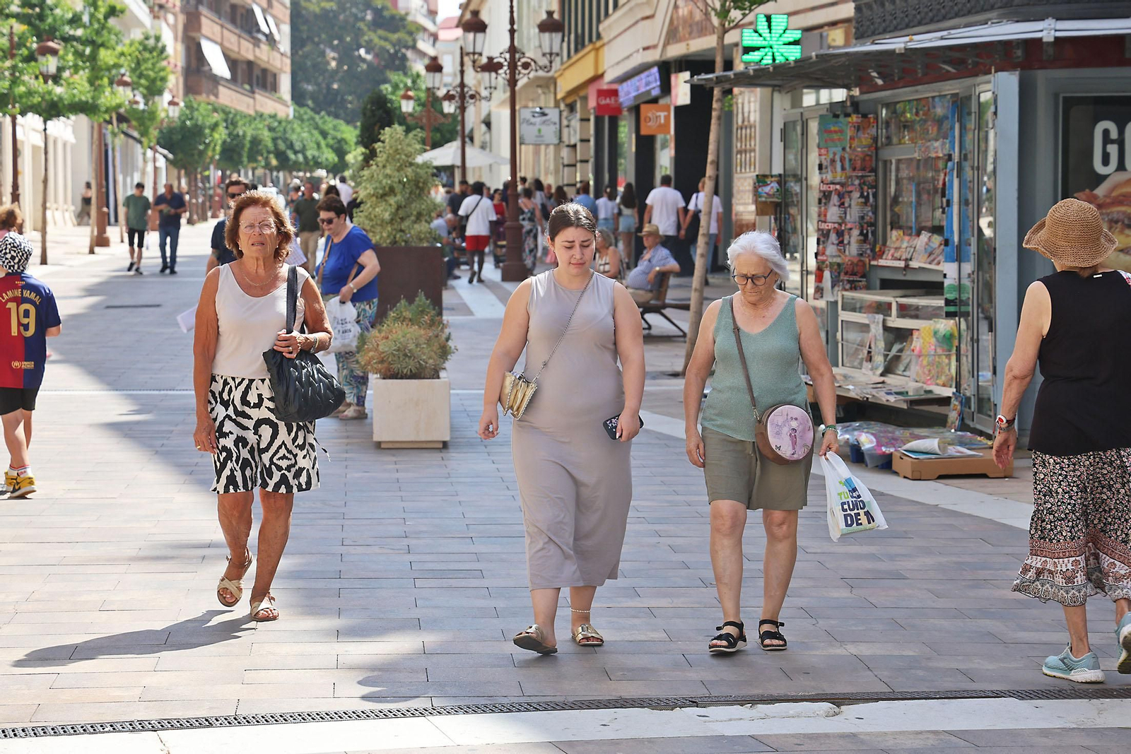 Imágenes del bullicio en las esquinas de la Placeta