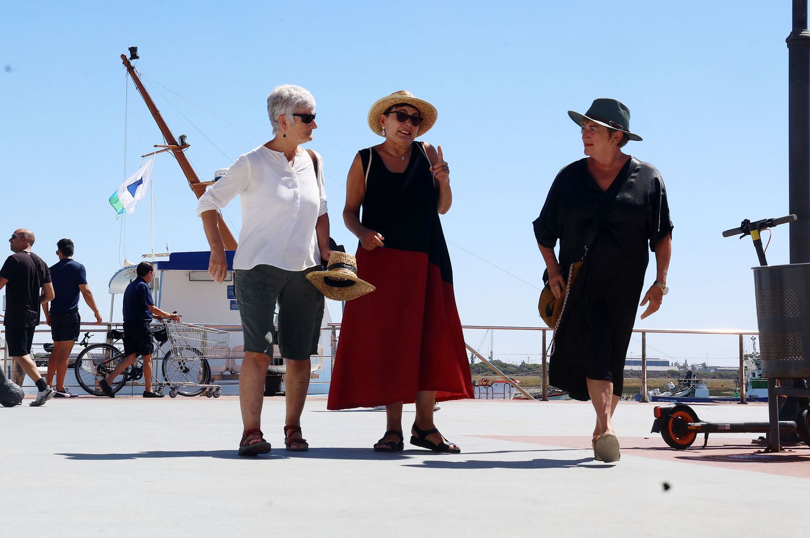 Imágenes veraniegas en Punta Umbría y en las playas de El Portil y La Bota